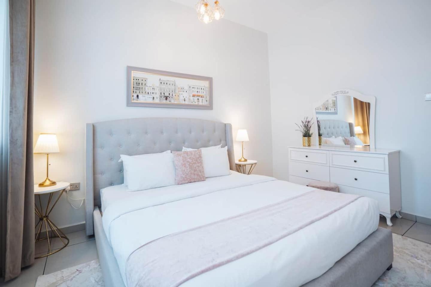 Charming Warm Suite With Amazing Views Of The City Dubai Esterno foto