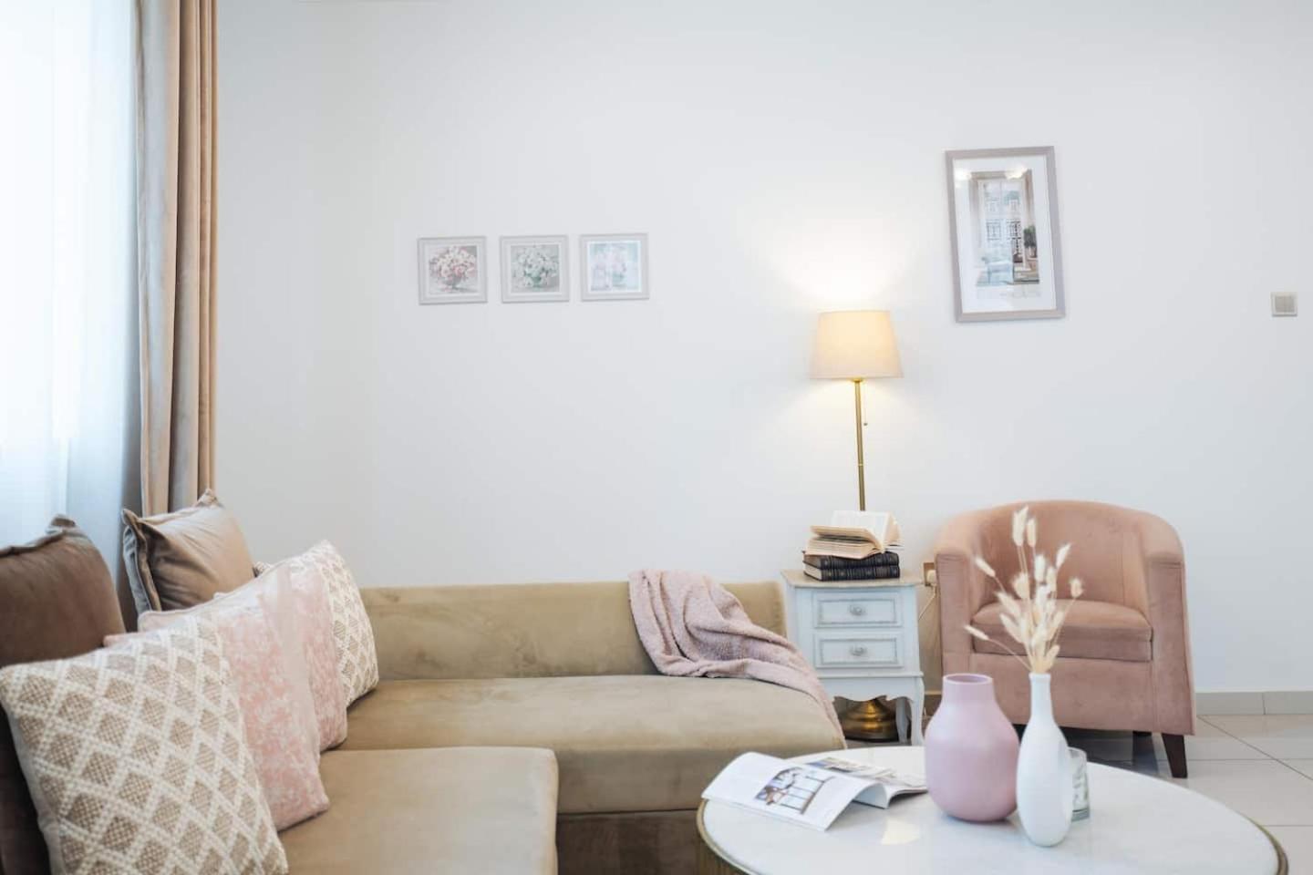 Charming Warm Suite With Amazing Views Of The City Dubai Esterno foto