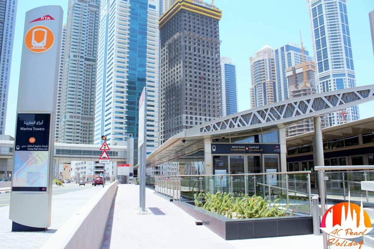 Charming Warm Suite With Amazing Views Of The City Dubai Esterno foto