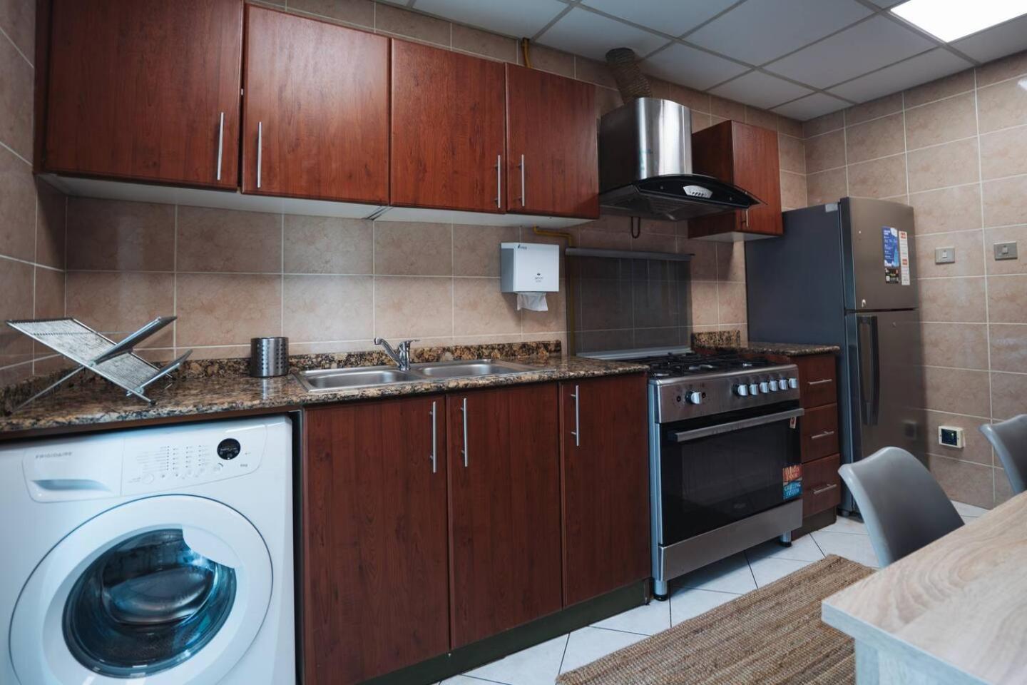 Charming Warm Suite With Amazing Views Of The City Dubai Esterno foto